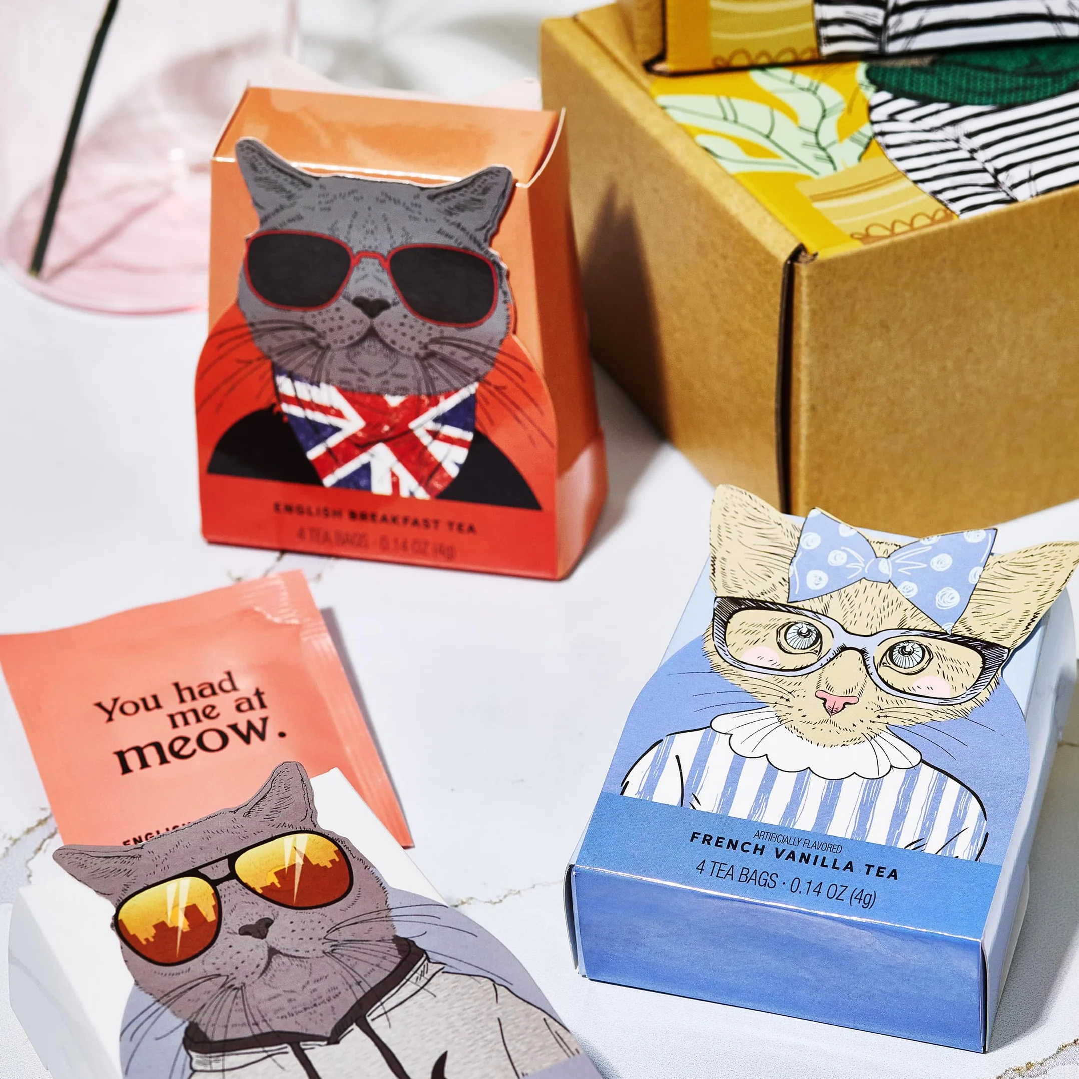 Thoughtfully Gourmet, juego de regalo de té para amantes de los gatos, incluye 24 tés en 6 sabores con elegante arte de gatos y citas divertidas para mamás de gatos y papás de gatos, juego de 24